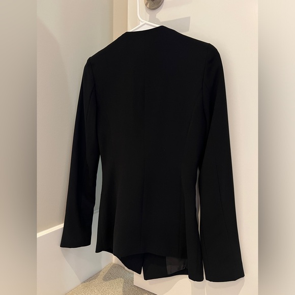 Blazer - Picture 4 of 4